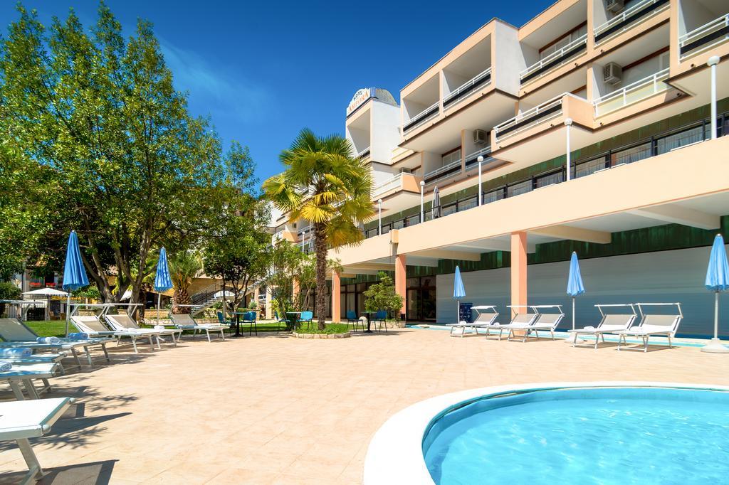 Hotel Amfora Rabac Eksteriør billede